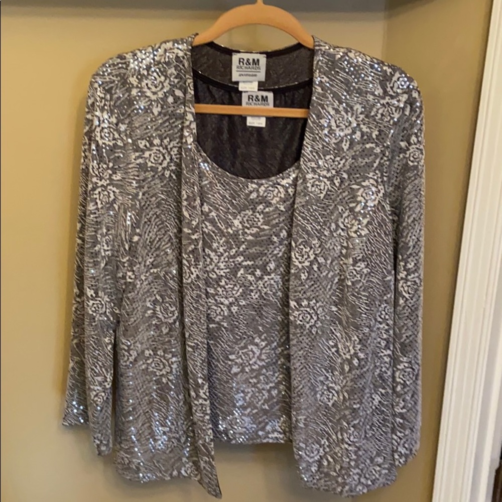 Women’s knit twin set